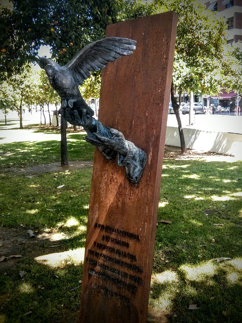 Monumento victoria domínguez jardines agricultura 2007