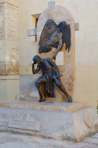 Estatua dedicada a Juan de Mesa.