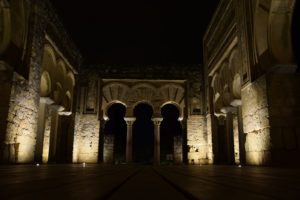 Salón basilical del yacimiento de Medina Azahara.<br>Foto: José M. Colodrero Salón basilical de Medina Azahara.<br>Foto: José M. Colodrero