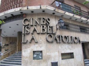 Fachada de los antiguos cines Isabel la Catolica. Foto Wikimapia.org