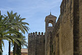 La Torre del Homenaje del Alcázar de los Reyes Cristianos vista desde el exterior
