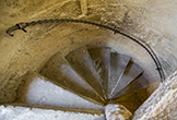 Escalera de subida a la zona alta de la Torre de los Leones del Alcázar de los Reyes Cristianos