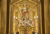 La imagen de San Rafael preside al Altar Mayor de la Iglesia del Juramento de San Rafael en Córdoba