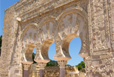 Detalle de la Fachada Principal de la Casa de Ya'far en Medina Azahara Detalle de la Fachada Principal de la Casa de Ya'far en Medina Azahara