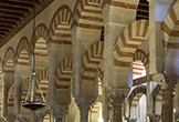 Detalle de las arcadas de la ampliación que Abd al-Rahman II realizó en la Mezquita-Catedral de Córdoba