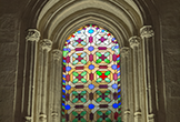 Detalle de uno de los ventanales góticos abocinados de la antigua Capilla Mayor de la Mezquita-Catedral de Córdoba