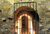 Detalle del horno en Sala de Agua Caliente de los Baños Árabes de Santa María en Córdoba