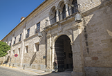 Fachada principal de las Caballerizas Reales de Córdoba