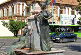 Monumento a la Mujer Cordobesa en la Plaza de Colón de Córdoba