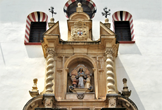 Detalle de la portada principal de la iglesia de San Juan y Todos los Santos en la Plaza de la Trinidad de Córdoba