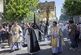 Nazarenos de la Hermandad del Amor en Córdoba