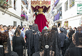 Mantillas tras el paso de María Santísima del Amor - Hermandad de Pasión en Córdoba