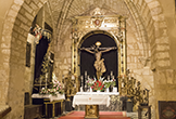 Los titulares de la Hermandad del Remedio de Ánimas en su Capilla de la Iglesia de San Lorenzo en Córdoba