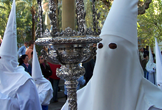 Nazareno de la Hermandad del Resucitado en Córdoba