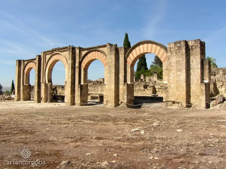 5e9f18edc0165284d2292456_MEDINA_AZAHARA_CORDOBA_PORTICO_ORIENTAL_05