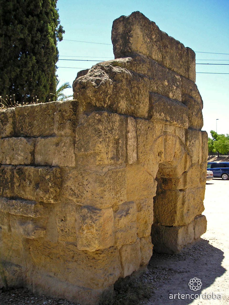 TUMBA_CAMINO_VIEJO_ALMODOVAR_PUERTA_SEVILLA_CORDOBA_01